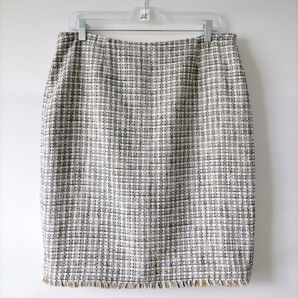 NWT Calvin Klein Black Gray Gematric Slit Tweed Straight & Pencil Skirt Size 14P - Picture 1 of 8